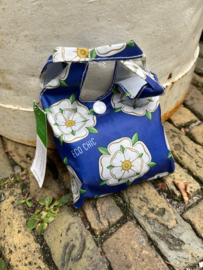 Vouwtasje Tudor Rose Blauw met witte bloem