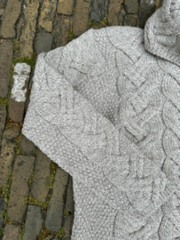 B692 Damestrui met col Beige Maat M