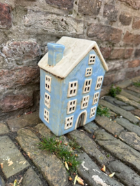 Keramiek huis lichtblauw groot