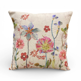 MC128 Geborduurd Bloemen kussen Roze tinten