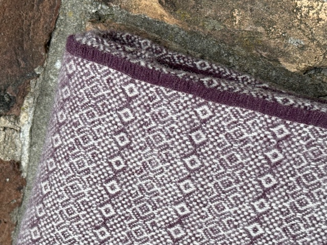 6. Fair Isle deken Aubergine
