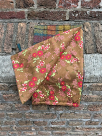 Harris Tweed Sjaal Herfstruit met bloemetjesvoering