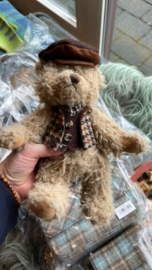 Harris Tweed Teddybeer in gilet met pet