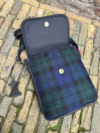 Thistlebag "Moira" in Black Watch stof van Harris Tweed