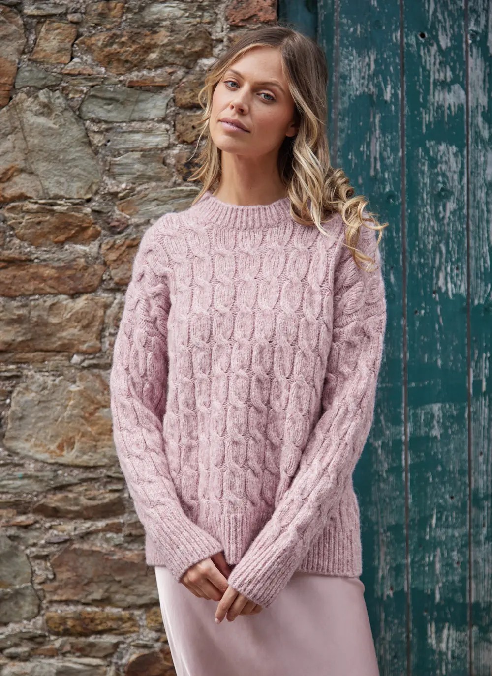 SM101V Cabled Crew Neck Jumper - Pink