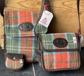 Thistlebag "Poppy" in Finlaggan stof van Harris Tweed