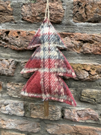 Rood geruite stoffen kerstboom met strik