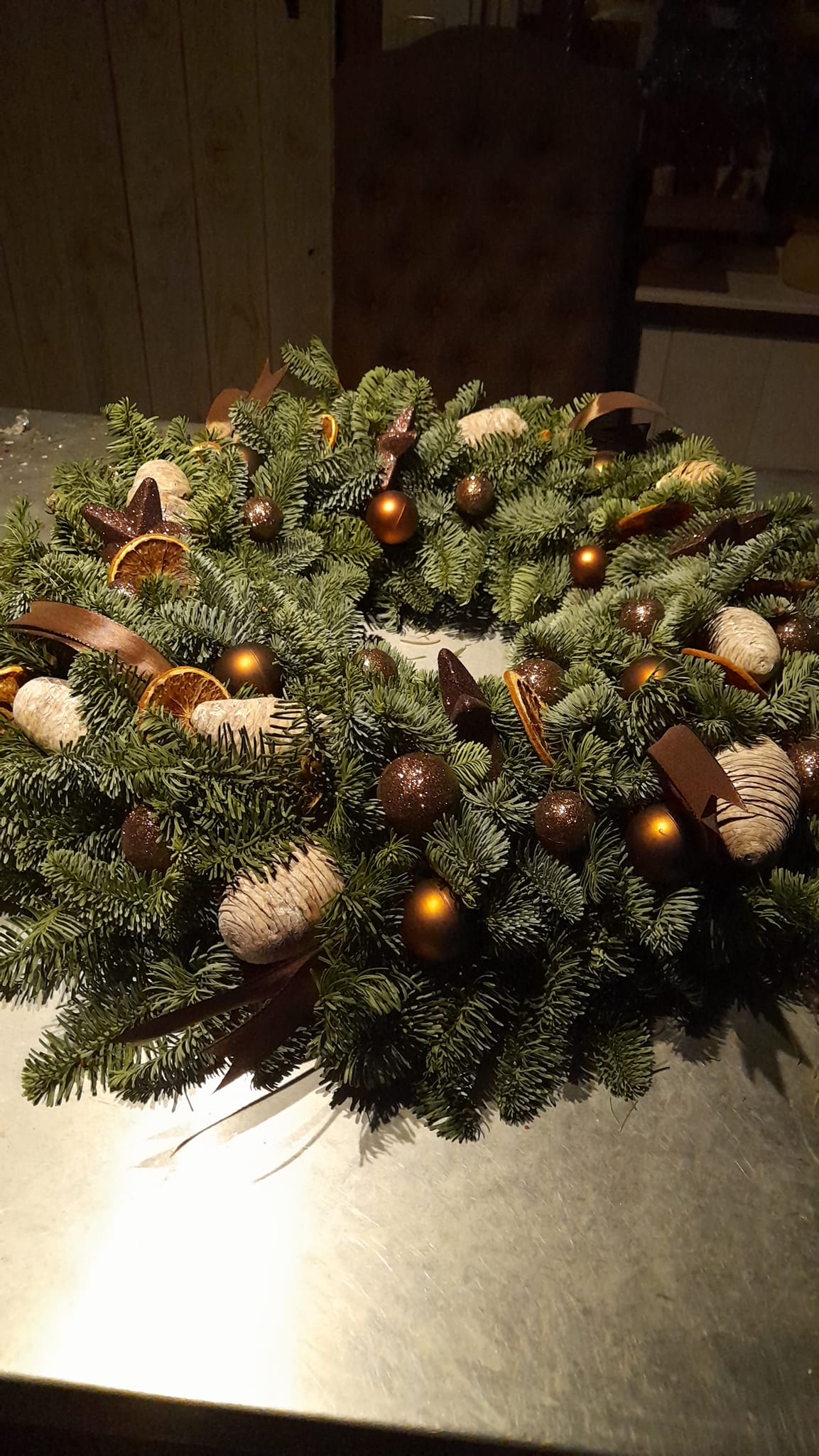 Handgemaakte kerstdecoraties en opdrachten