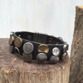 Lederen armband met studs