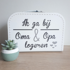 Kinder Koffertje ' Ik ga bij Oma en Opa logeren' 25cm