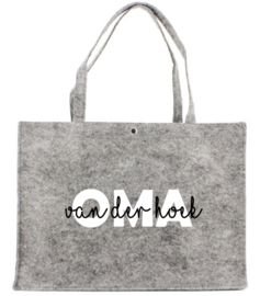 Vilten tas met opdruk OMA  (naam.......)  | Leuk kado om Oma eens te verwennen