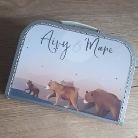 Koffertje van print van het geboortekaartje | Aivy en Mare
