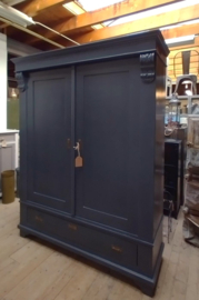 Grote oude tweedeurskast donker blauwgrijs 151*52*194 cm