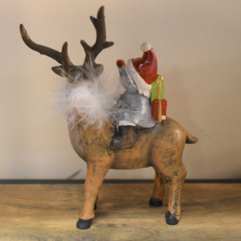 Decoratie kerstman op hert (Clayre & Eef)
