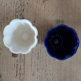 Twee kleine puddingvormen grijs blauw ø9*6,5 cm