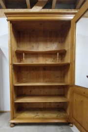 Oude eendeurs servieskast 112*49*183 cm