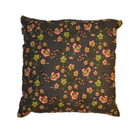 Bloemetjes kussen roze lime Linen & More 45*45 cm