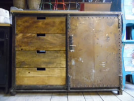 Industriële ladekast met schuifdeur 121,5*45*91 cm