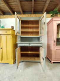Oude buffetkast groengrijs  113,5*48*194,5 cm