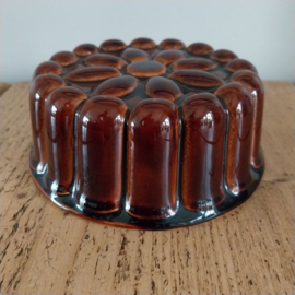Oude bruine puddingvorm bloem ø16 cm