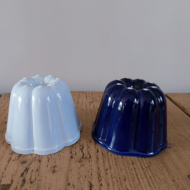 Twee kleine puddingvormen grijs blauw ø9*6,5 cm