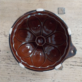 Oude bruine puddingvorm rond ø16 cm