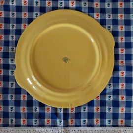Oude puddingvorm geel met schotel hartjes ø23,5*8,4 cm