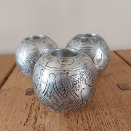 Brocante ronde waxinelichthouders,  set van 3  ø9 cm