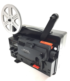 Nr.8701 -- Yelco Sound DS-630 MS STEREO professionele projector voor super 8 mm films met of zonder geluid , Zoomlens  f: 1.3 F: 15-25 mm., halogeen lamp: 100 W, 12 V, EFP , prachtig geluid, heeft service beurt gehad,een projector met veel mogelijkheden