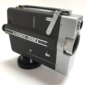 Dubbel 8 camera uit 1960 Nikkorex - zoom 8 , in goede staat, motorisch/filmtransport is goed, belichting niet getest, zoomlens Nikkor 1:1.8 - 8 - 32mm