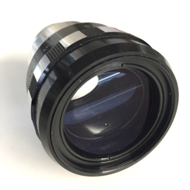 PL049 -- SANKOR  Anamorphic 16-D Cinemascoop lens voor 16mm films, doorsnee 43 MM lens is in goede staat