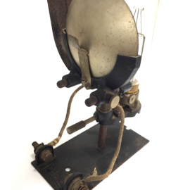 Zeiss Ikon lampen unit uit 1950 komt uit een lampenhuis van een 35mm bioscoop projector, met lamp en spiegel