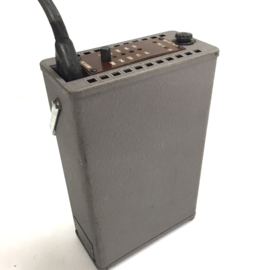 Makkelijk draagbare Paillard travo van 240 Volt naar 110-125 volt geschikt voor 16mm projectoren is verstelbaar  in diverse ingangs voltage's, uitgangsspanning  110 -125 Volt  880 - 1000VA