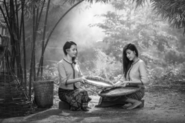 A0036 --16mm-- prachtige reisfilm over Thailand en Birma, mooi zwartwit en Engels gesproken, speelduur ca.35 minuten compleet op spoel en in doos