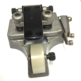 Als nieuw,  professionele 16 MM - M2    Catozzo tape plakpers met  dubbele afsnijmessen, incl.tape deze plakpers werkt goed