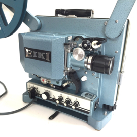 NR.8548--16mm -- EIKI Model RT-2 ,voor optisch en magnetisch geluid, versterker 15 watt.,zoomlens (converter) 250 watt halogeenlamp, spoelen tot 600meter, deksel met spieker en snoer,de projector heeft service beurt gehad en is in uitstekende staat
