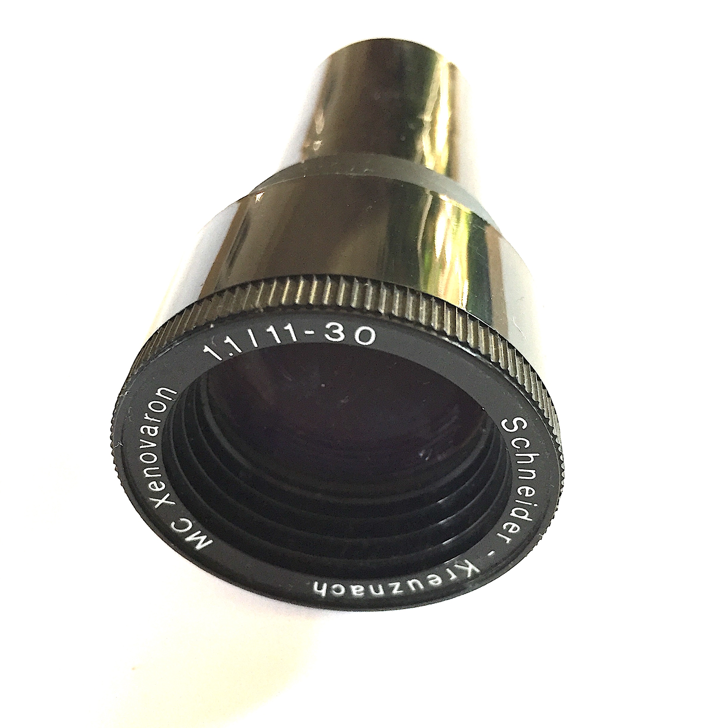 PL062 -- 8mm Schneuder Kreuznach Xenovar licht sterke lens 1.1/11-30mm voor o.a. Bauer 8mm projectoren