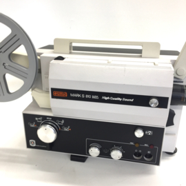 Nr.8902 -- Eumig Mark S 810 High Quality Sound  Lux voor Super 8 mm film met of zonder geluid ,licht sterke lens: Eumig Suprogon Zoom f : 1.2 F : 12,5-25 mm lamp : 100 W , 12 V  versterker: 2-6 W,  heeft service beurt gehad en werk prima