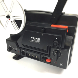 Nr.8830 -- Yelco Sound DS-607M voor super 8 mm films met of zonder geluid lens: Zoom f: 1,4 F: 15-25 mm halogeenlamp: 100 W, 12 V, EFP  180 m.spoelen, projectiesnelheid: 18, 24 fps, heeft service/revisie beurt gehad en werkt zeer goed