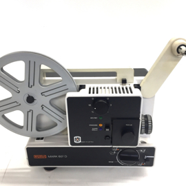 Nr.8900 --Eumig Mark 607 D film projector voor Super 8 en dubbel 8 mm films zonder geluid, halogeenlamp, 120m.spoelen , Projectie snelheid: 3, 6, 9, 12, 18 fps, heeft service beurt gehad en werkt goed