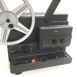 Nr.8856 -2- Bauer T510 STEREO voor Super 8 films met of zonder geluid, 150 W halogeenlamp, 240m.spoelen, gelijkstroommotor, 2 x 20W.versterker, heeft service/revisie beurt gehad en werkt als nieuw