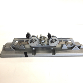 Nr.9129--mooie Siemens 16mm. omspoeler voor 250 meter spoelen met orginele Siemens plakpers geheel van alminium,makkelijk opbergen is inklapbaar,geschikt voor 250m. spoelen 16mm, heeft service beurt gehad en werkt prima