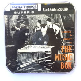Nr.7008 --Super 8 sound --Laurel en Hardy The Music Box ca 120 meterzwartwit met Engels geluid, redelijke tot goede  copy in orginele doos