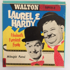 Nr.6762 --Super 8 Silent-- Laurel en Hardy Midnigt Patrol 60 meter zwartwit Silent in orginele doos