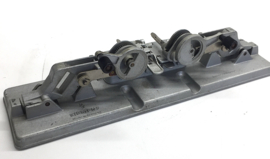 Nr.8894 -- Siemens 16mm. omspoeler voor 250 meter spoelen met  orginele Siemens plakpers geheel van alminium,makkelijk opbergen is inklapbaar,geschikt voor max. 250 meter. spoelen 16mm, heeft service beurt gehad en werkt prima