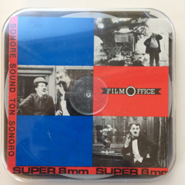 Nr.6561 --super 8 sound -- Charlie Chaplin als ober, Film Office, zwartwit met geluid, speelduur 20 minuten in goede staat en in doos