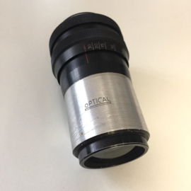 PL048  -- 16mm Optical - AMAMORPHIC (cinemascoop) lens, doorsnee 52.5 mm , is helder en scherp vanaf ongeveer 2,5  meter in goede staat