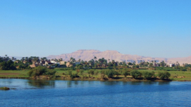 A0276 --16mm-- ,,Cradle of the Nile,, prachtige natuurfilm over Egypte rivier de Nijl, mooi van kleur Engels gesproken, speelduur ca.25 minuten op spoel en in doos