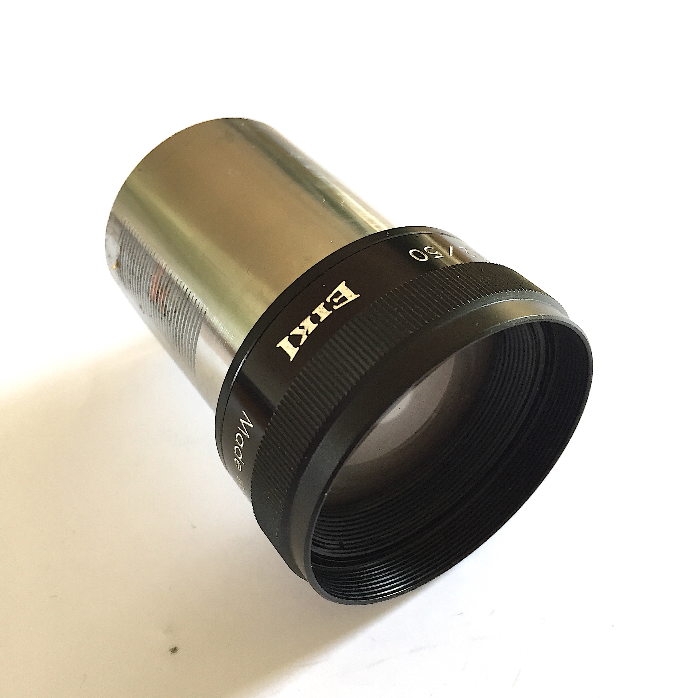PL060 -- 16mm -- Eiki Super-16 projectie lens , zilver, met deel schroef een zeer lichtsterke lens 1.2/50mm doorsnee schroef  42.5 mm. voor de meeste  Eiki/Bauer projectoren, lens is in goede staat