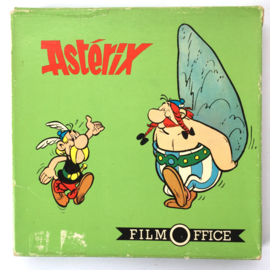 Nr.7282 --Super 8 silent-- Asterix, wordt gemarteld op 50 meter reel zwartwit silent  op spoel en in orginele doos